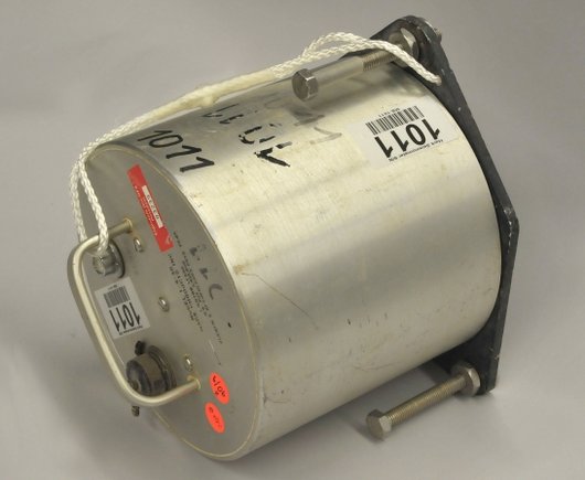 Seismometer/MARK (metal, form: cylinder)