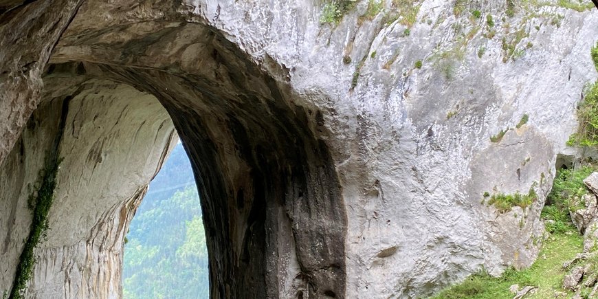 Loch im Felsen