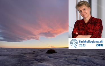 Right: Liane Benning in a red and black patterned shirt, background: small red tent on a wide ice sheet at sunrise or sunset, pink clouds