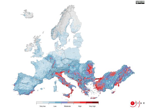 Europakarte mit in rot eingezeichneten Gebieten mit hohem Erdbebenrisiko